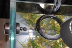 Two Little Fishies Magnetic Floating Feeding Ring -Sea View Aquarium Shop twolittlefishiesmagfeeder2